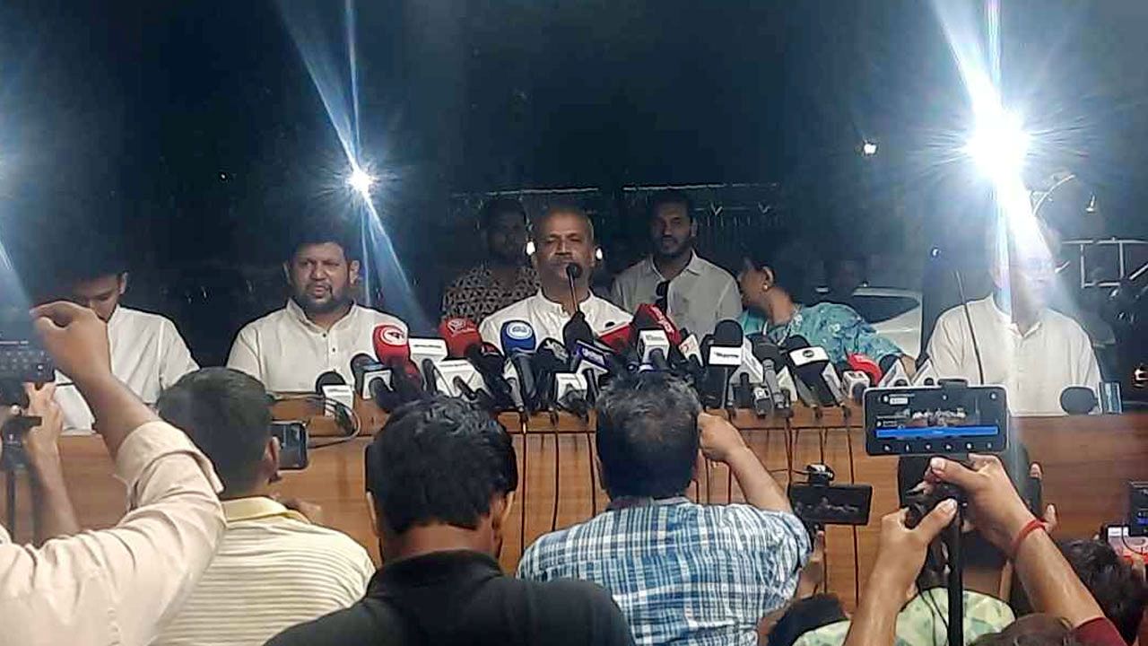 আওয়ামী লীগের কার্যক্রম নিষিদ্ধ ঘোষণা
